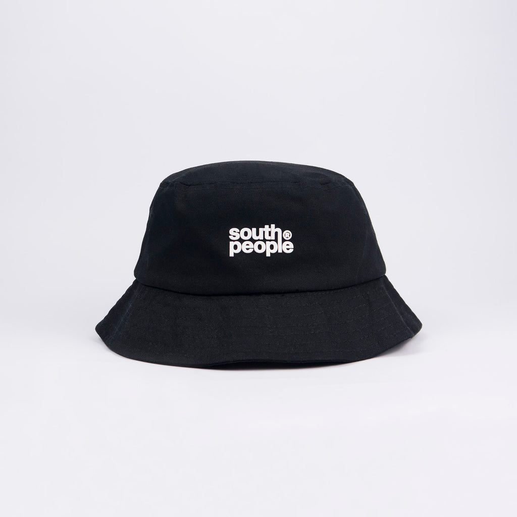 Frontal gorro pescador color negro logo south people goma 3D